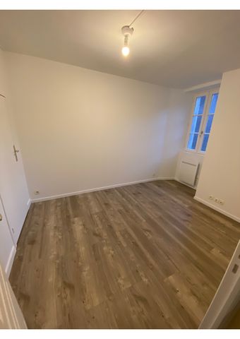 Location Appartement 4 pièces 59m² VILLENEUVE SUR YONNE 89500 - Photo 5