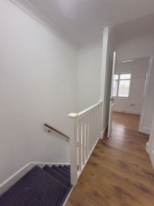 Three bedroom family house chigwel - Photo 1