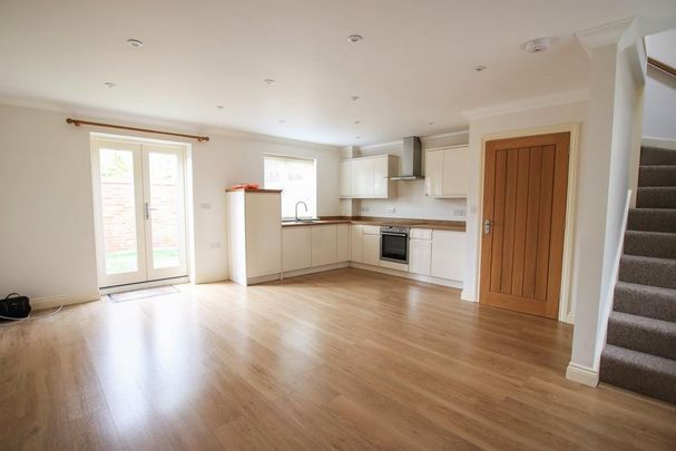 1 bedroom end of terrace house to rent - Photo 1