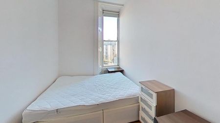 4 bedroom flat to rent - Photo 4