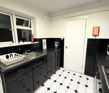 Room in a Shared House, Quainton St, NW10 - Photo 4