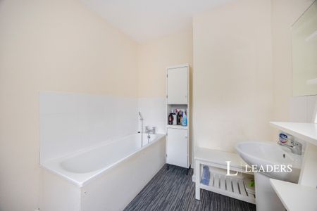 3 bedroom house to rent Grayshott Road, PO4 - Photo 5