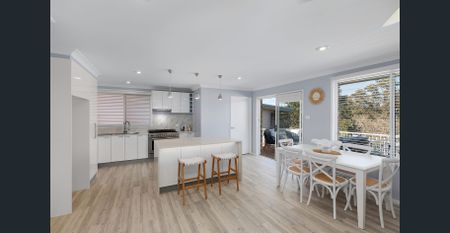 4 Bedroom House with 1 bedroom Granny flat - Photo 3