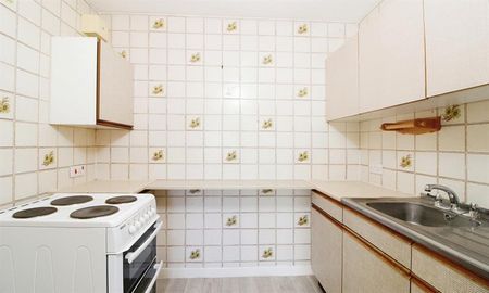 Homeborough House, Hythe, SO45 - Photo 5