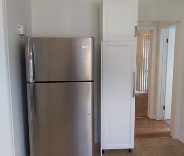 For Lease - 17 Gunn Street Unit# main floor, Barrie, Ontario - Photo 2