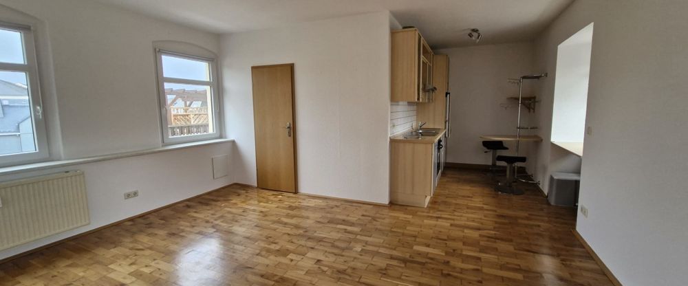 2-Raum-Wohnung mit EINBAUKÜCHE in Kirchberg/Sa. zu vermieten! - Foto 1