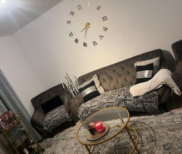 Schöne Zwei Zimmer Wohnung in der nähe von der Donau 750€ Warm - Foto 1