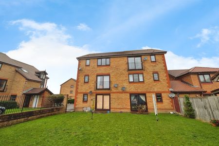Hulton Close, Woolston SO19 - Photo 2