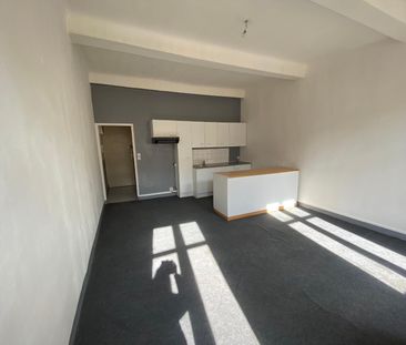 Location Appartement 2 pièces 36m² ST MAXIMIN LA STE BAUME 83470 - Photo 3