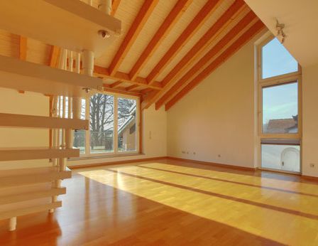 Schöne 4-Zimmer-Loftwohnung mit Balkon in Schwalbach - Photo 1