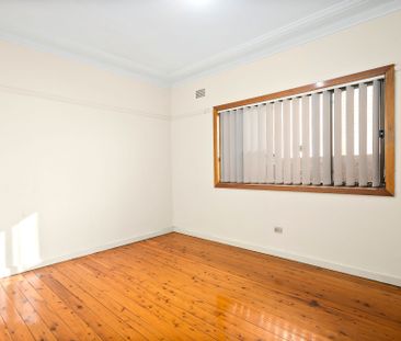 3-Bedroom Family Home in a Convenient Location - Photo 3