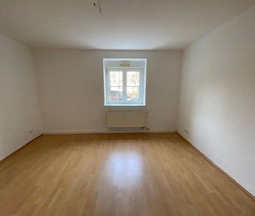 Kleine teilsanierte Wohnung für Studenten und Azubis in Uninähe. - Foto 1