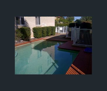 2-Bedroom House in the Heart of Manly - Photo 1