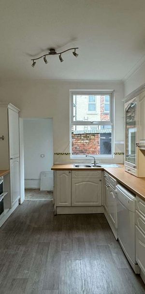 Shared house next to Newsham Park - bills included - Photo 1