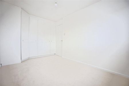 4 bedroom detached house to rent - Photo 3