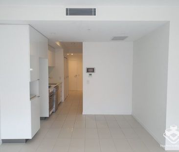 1B 1B 1C Comfy Apartment in the South Brisbane! - Photo 1