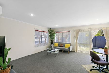 11 Hauora Lane, Taita - Photo 2