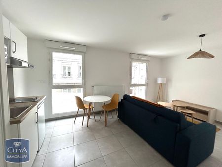 Location Appartement 1 pièce 27m² ST ETIENNE 42000 - Photo 2
