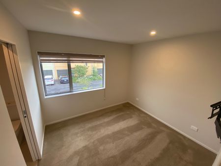 3-Bedroom, 3-Bathroom Townhouse in the Heart of Papakura – $620/week - Photo 4