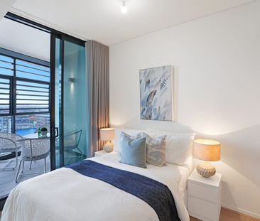 Luxury City Living with Panoramic Skyline Views - UNFURNISHED - Photo 5