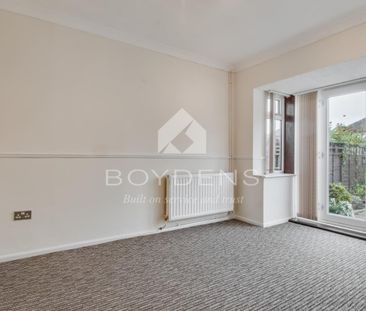 Dove Crescent, Harwich - Photo 1