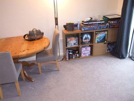 3 bedroom terraced house to rent - Photo 2