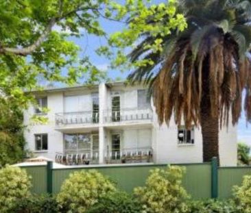 Location Location! - Photo 3