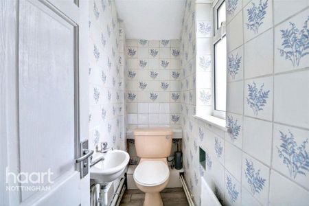 1 bedroom in a house share to rent - Photo 5