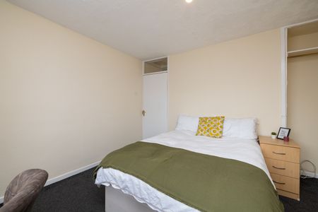 3 Bed Terraced House, Charterhouse Road, CV1 - Photo 5