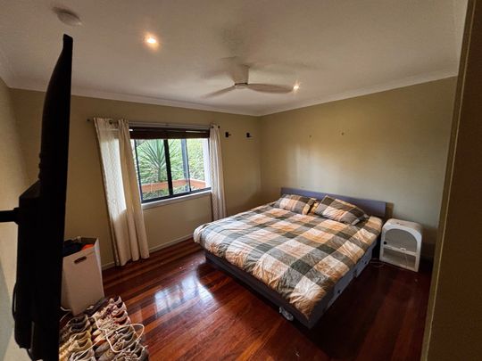 Burleigh Heads - Photo 1