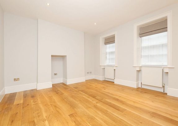 Extremely spacious one bedroom apartment with the rare benefit of a large, private patio superbly located for the shops and restaurants of Marylebone High Street, and trendy Chiltern Street. - Photo 1