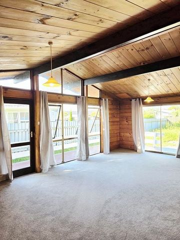 Cozy Family Living in a Kid Friendly Neighbourhood - Photo 2