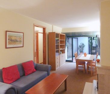 Furnished one bedroom apartment in the center of Cascais available ... - Photo 4