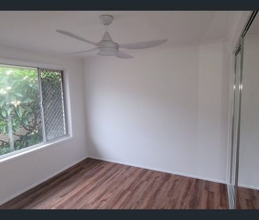 RENOVATED ON CHEVRON ISLAND - Photo 4