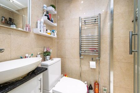 2 bedroom flat to rent - Photo 5