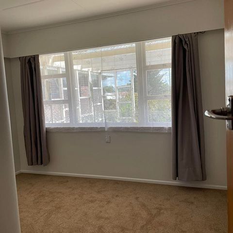 Private and peaceful, 4 bedrooms family home - Photo 1