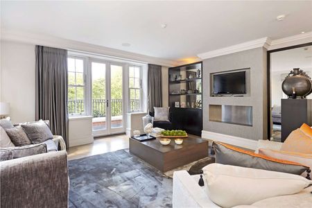 Luxury two bedroom apartment with communal gym and gardens situated just 0.9 of a mile from Oxshott station. - Photo 4