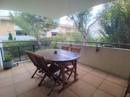 AIX LA DURANNE APPARTEMENT T3 MEUBLE AVEC TERRASSE ET GARAGE, - Photo 3