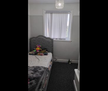 Room in a Shared House, Bucklow Avenue, M14 - Photo 2