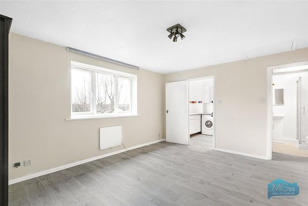 Studio to rent - Photo 1