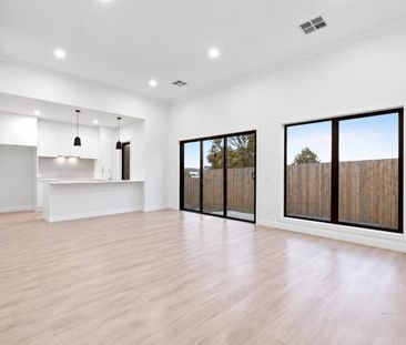 Brand New Three Bedroom Family Home in Prime Bayswater Location - Photo 1