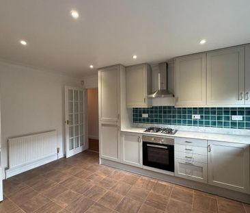 4 bedroom detached house to rent - Photo 6