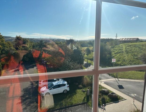 Niestetal-Sa. - 2-Zimmerwohnung - Wohnzimmer mit offener Küche - Foto 1