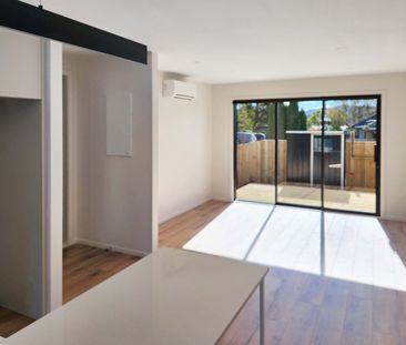 Wainuiomata, 2 bedrooms with Carpark - Photo 6