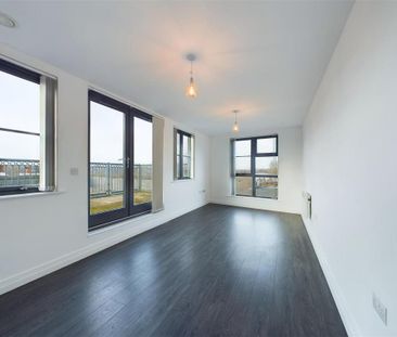 2 bedroom penthouse to rent - Photo 6