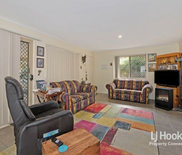 3 BEDROOM UNIT IN EXCELLENT LOCATION - Photo 2