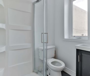 For Lease - 1364 St Clair Avenue Unit# 201, Toronto, Ontario - Photo 3