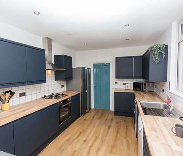 6 Bedroomed co-living home refurbished in 2023 Room 5 - Photo 2