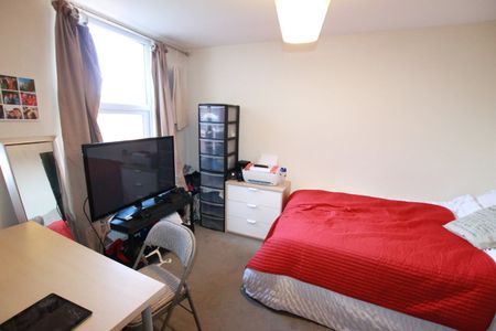 6 Bed Terraced House, Blenheim Road, RG1 - Photo 3