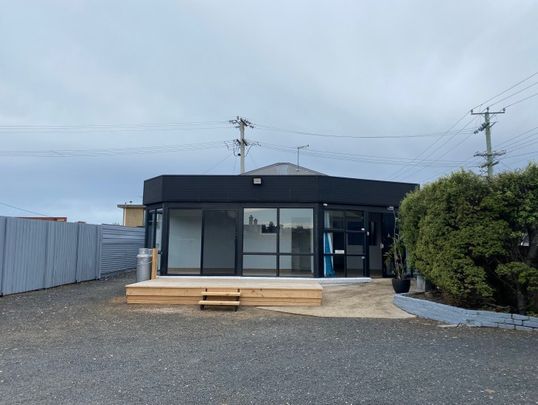 Three bedroom home within walking distance to Penguin Township - Photo 1